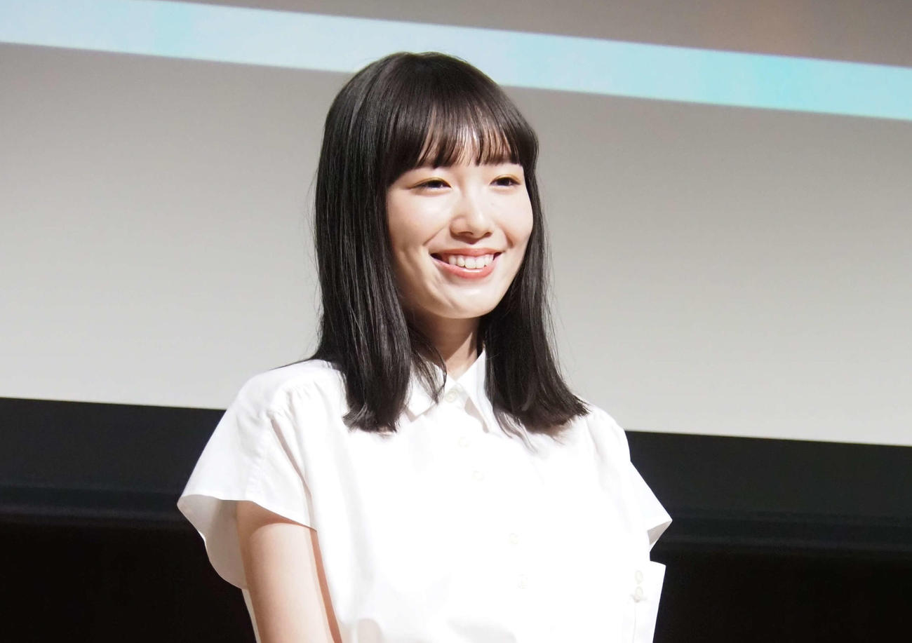 飯豊まりえ（2023年7月撮影）