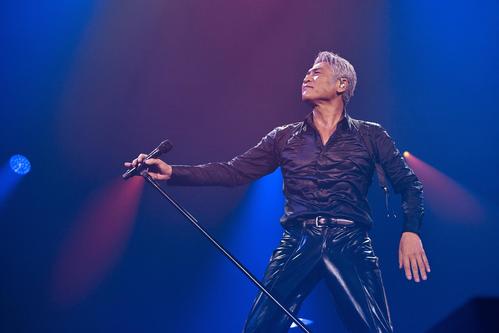 吉川晃司、白内障手術後初のライブ　シンバルキックで沸かせた　COMPLEX東京ドーム