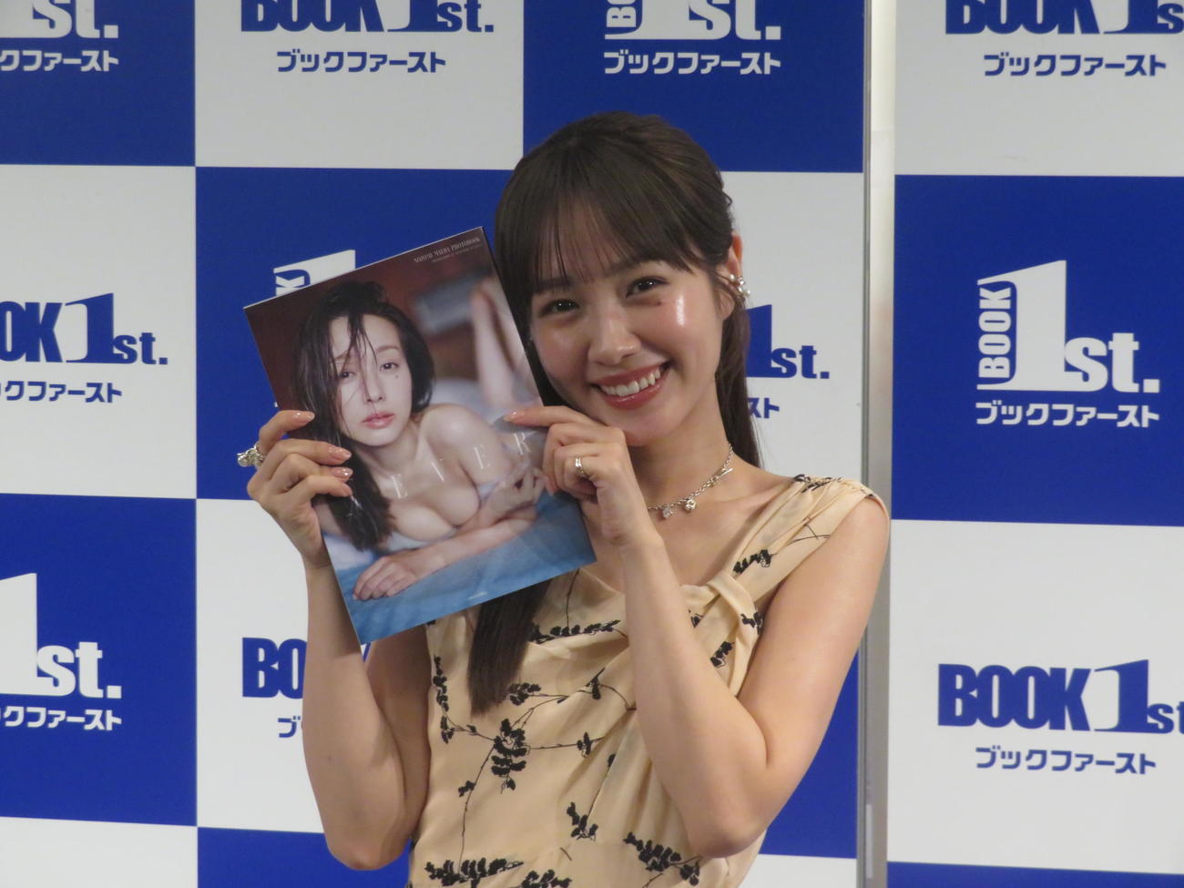 写真集「NEVER」発売記念イベント取材会に出席した前田希美