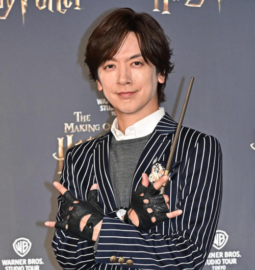 DAIGO、３歳長女の足型披露！　画像に写り込んだある物にフォロワー注目？！「競馬新聞笑」