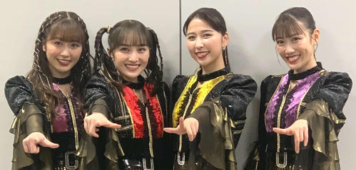 ももクロがギネス世界記録保持者に「メキシカンウエーブの最長時間」ファンとともに19分41秒