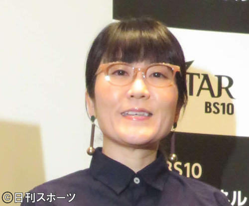 語学留学中の光浦靖子、ブルーやピンクに染まった顔公開「カナダライフ楽しんでますねぇ」