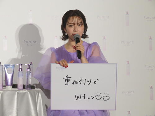 元HKT48村重杏奈＆水上凜巳花「同じ布団で寝ています」驚きの“胸キュントーク”披露
