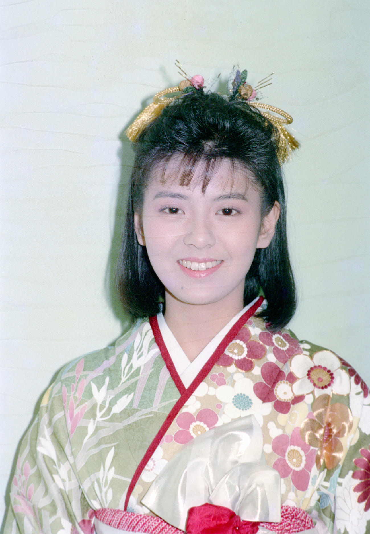 第38回NHK紅白歌合戦に出場する南野陽子（1987年12月撮影）