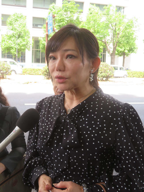 仲本工事の妻三代純歌「ひきょうだ」と悔し涙　「新潮社」を訴えた名誉毀損裁判　新潮社の対応に