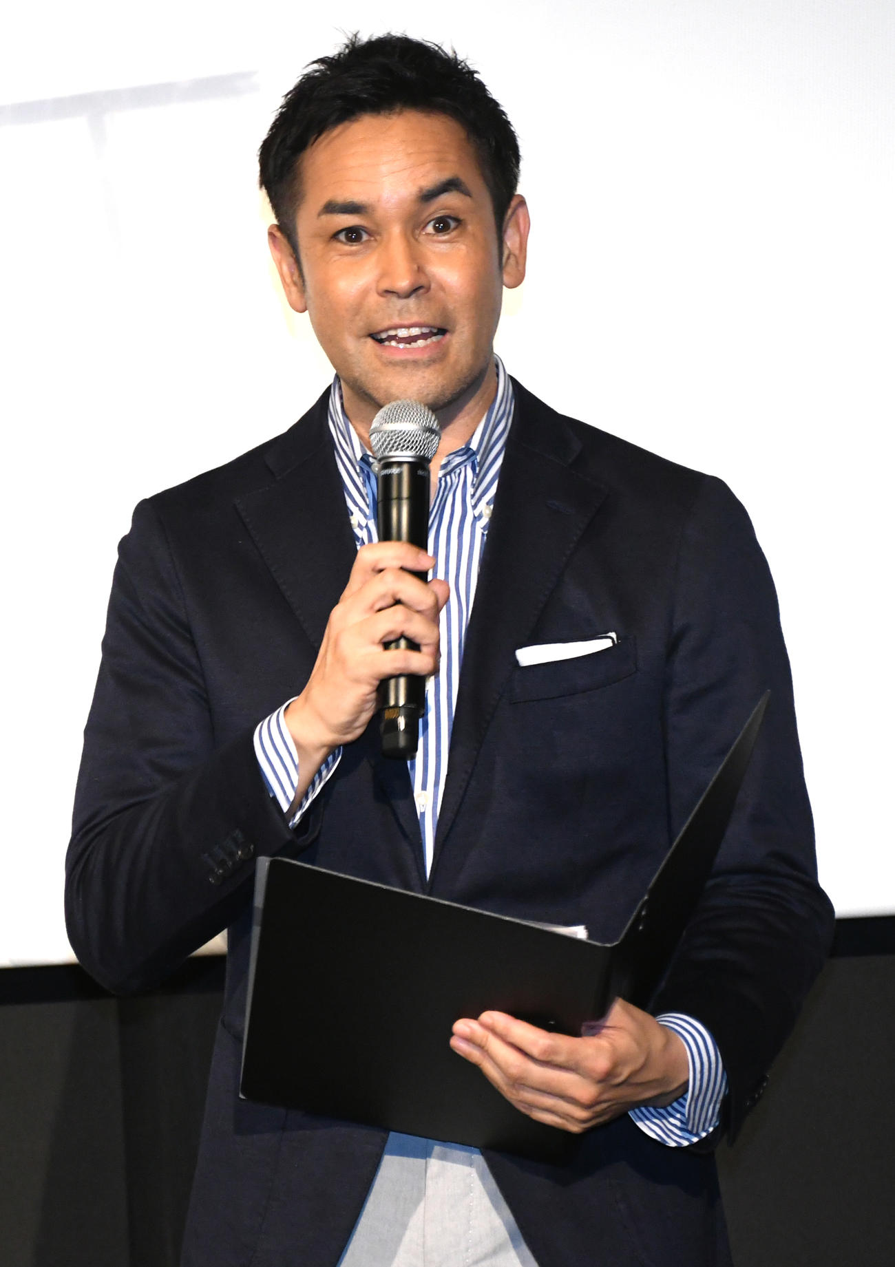 日本テレビのラルフ鈴木アナウンサー（2022年9月撮影）