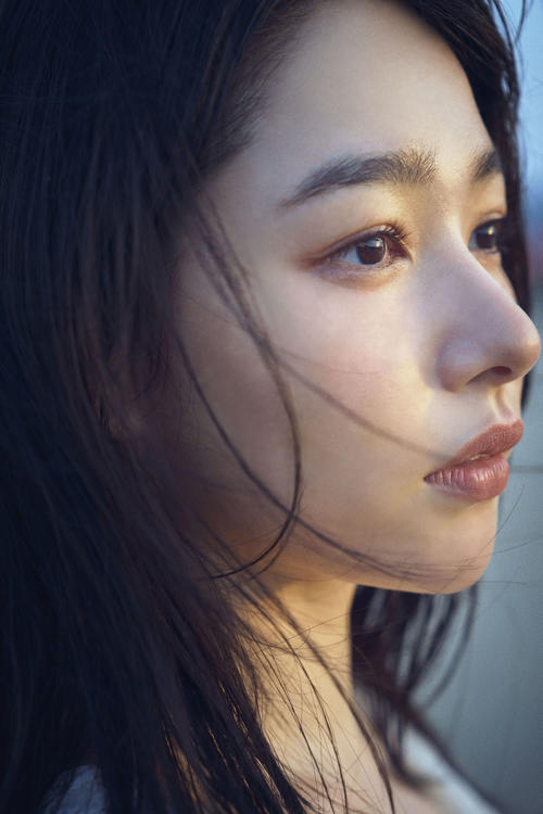 桜井日奈子が10周年迎えた記念写真集発売　初訪問のベトナムで人生初の水着にも挑戦