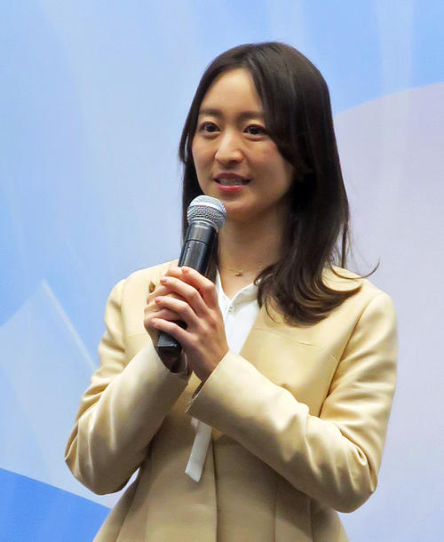 「アド街」４＆５代目美人秘書ツーショ公開「モーサテ」コスメ取材レポに「みなみんのバブみが」