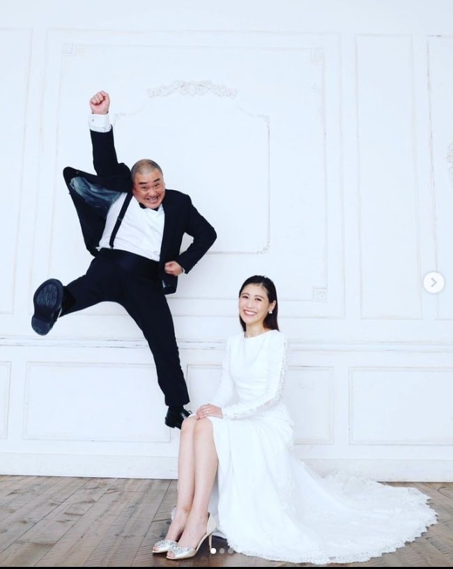 結婚発表から一夜明け、新たなツーショット写真を投稿した山本圭壱と西野未姫（山本圭壱インスタグラムから）