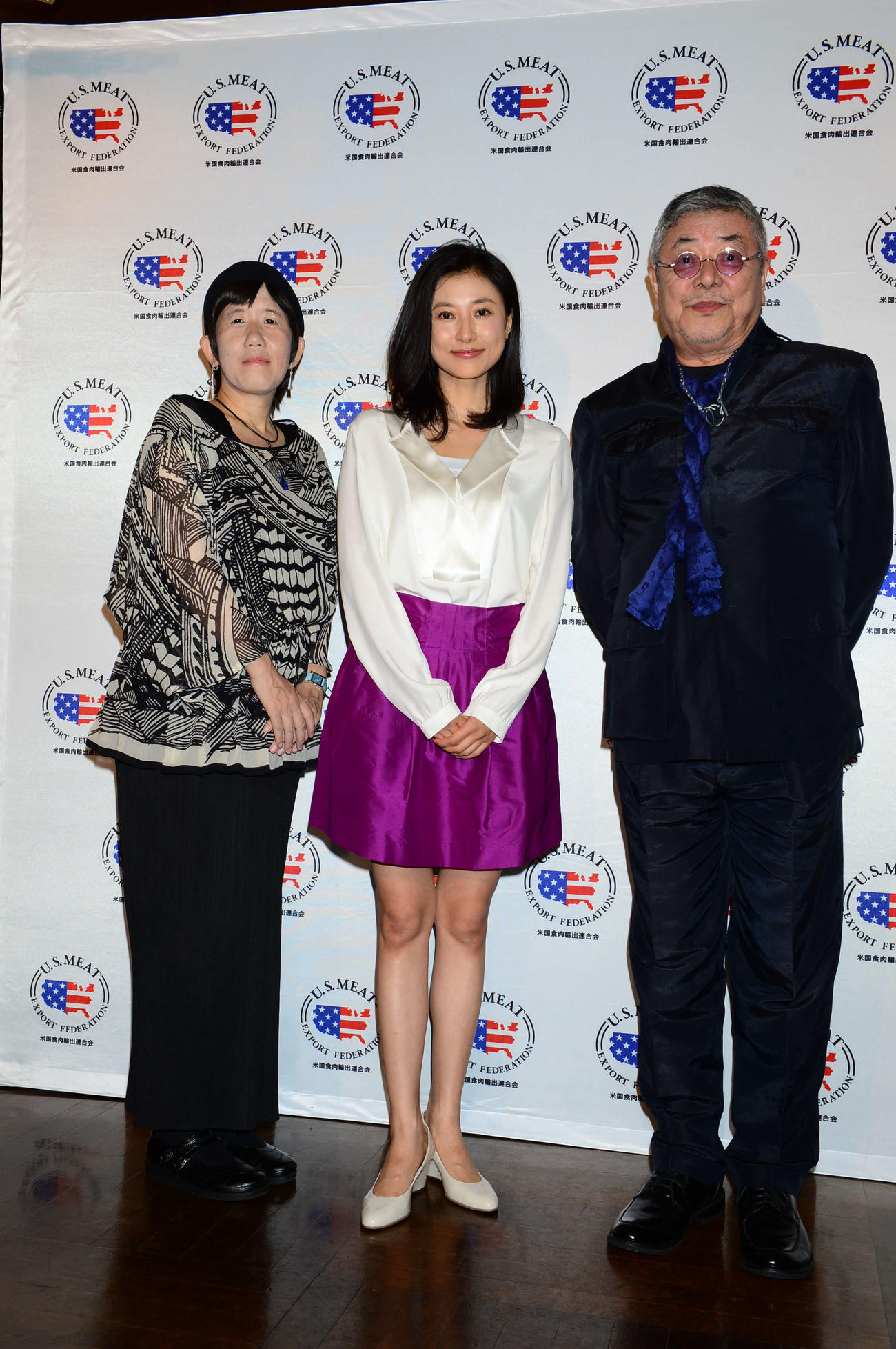 「レストゥーラ　アメリカン・ビーフ」に出席した、左から深沢真紀氏、菊川怜、中尾彬さん（2013年撮影）