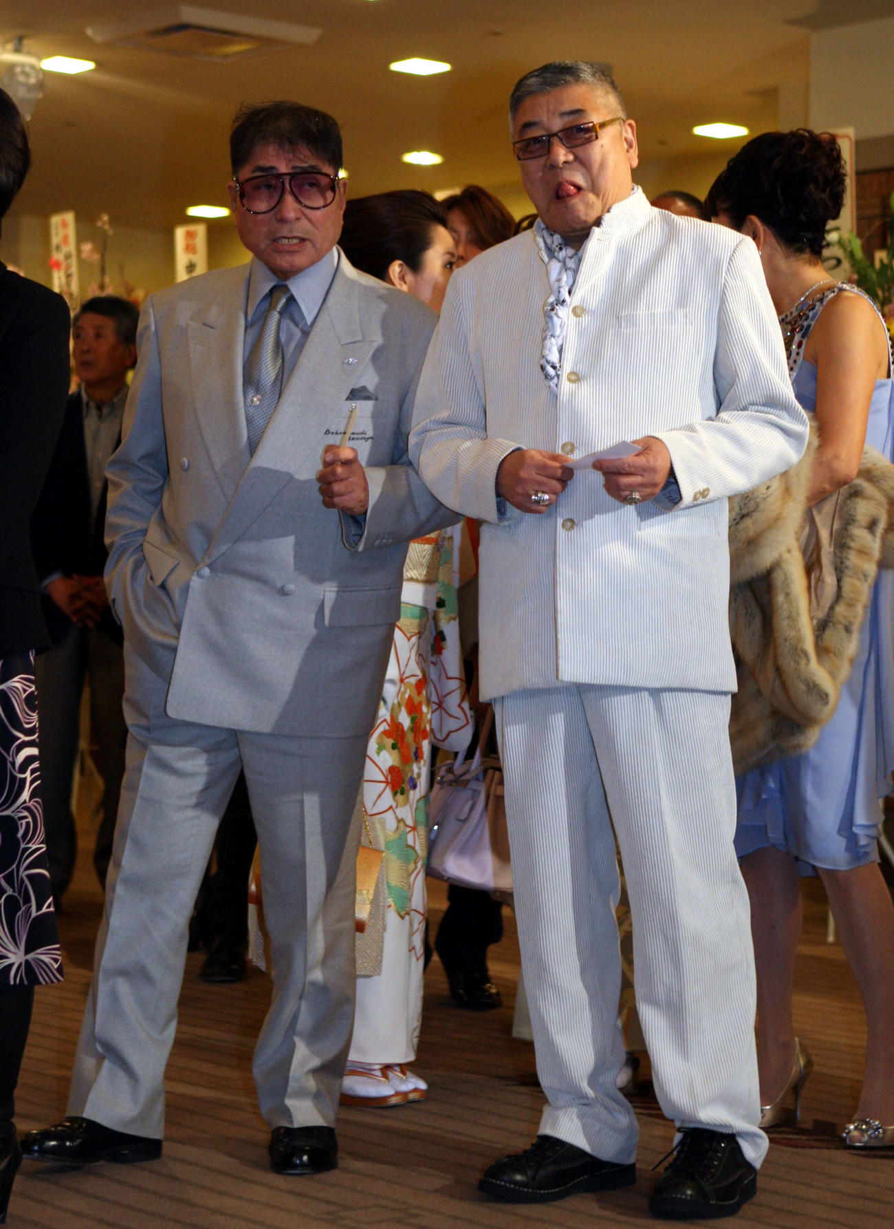 林家三平襲名披露宴に列席する毒蝮三太夫（左）と中尾彬さん（2009年3月撮影）
