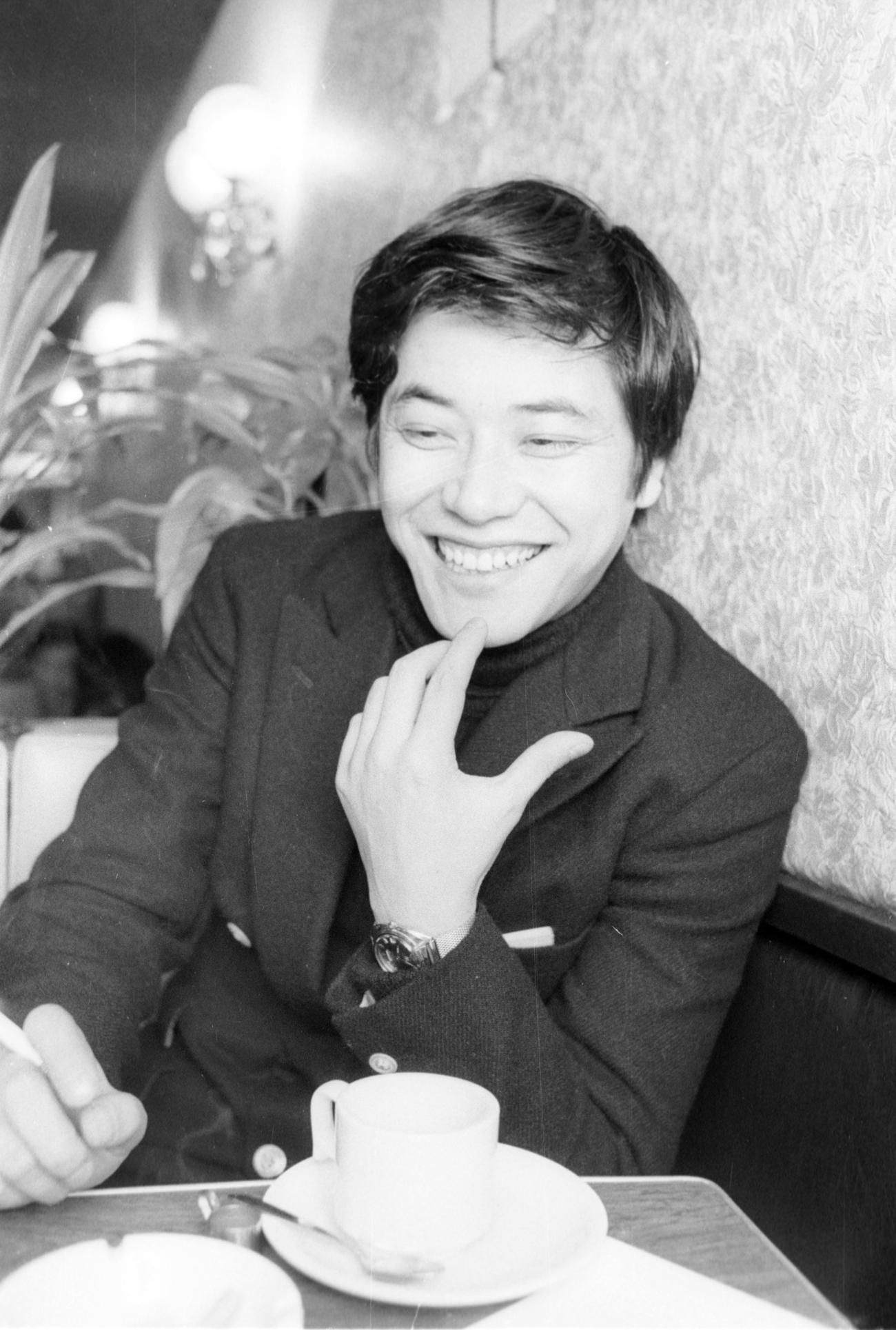 70年12月、松竹「内海の輪」（原作松本清張）の主演岩下志麻の相手役、中山仁さんが病気のため代わりに抜てきされた中尾彬さん