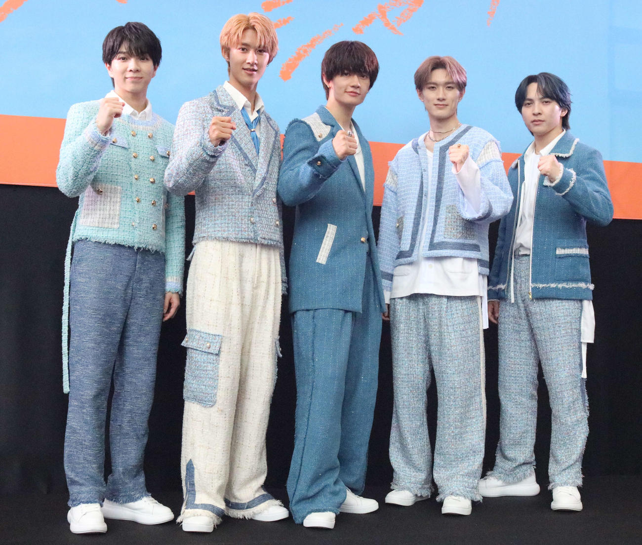 ニューシングル「ブルーシャワー」発売記念イベントを開催したM！LK。左から塩崎太智、曽野舜太、佐野勇斗、山中柔太朗、吉田仁人（撮影・水谷京裕）