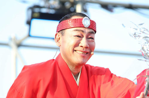 「マツケンサンバ２」の振り付けの真島茂樹が急死　自宅で倒れていた　77歳