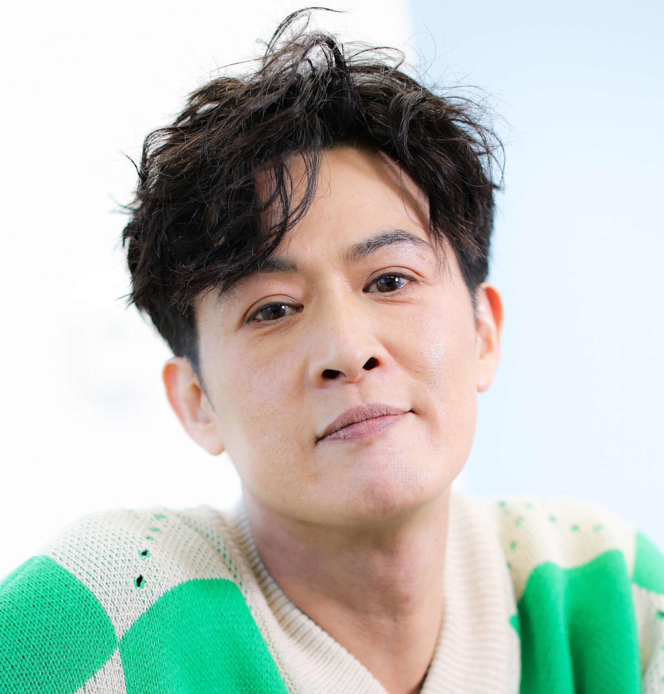 新納慎也（2023年11月撮影）