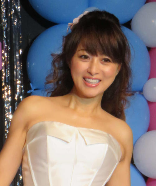 多彩ハイヒールにブーツ…元おニャン子が圧巻のシューズコレクション披露「やはり芸能人」