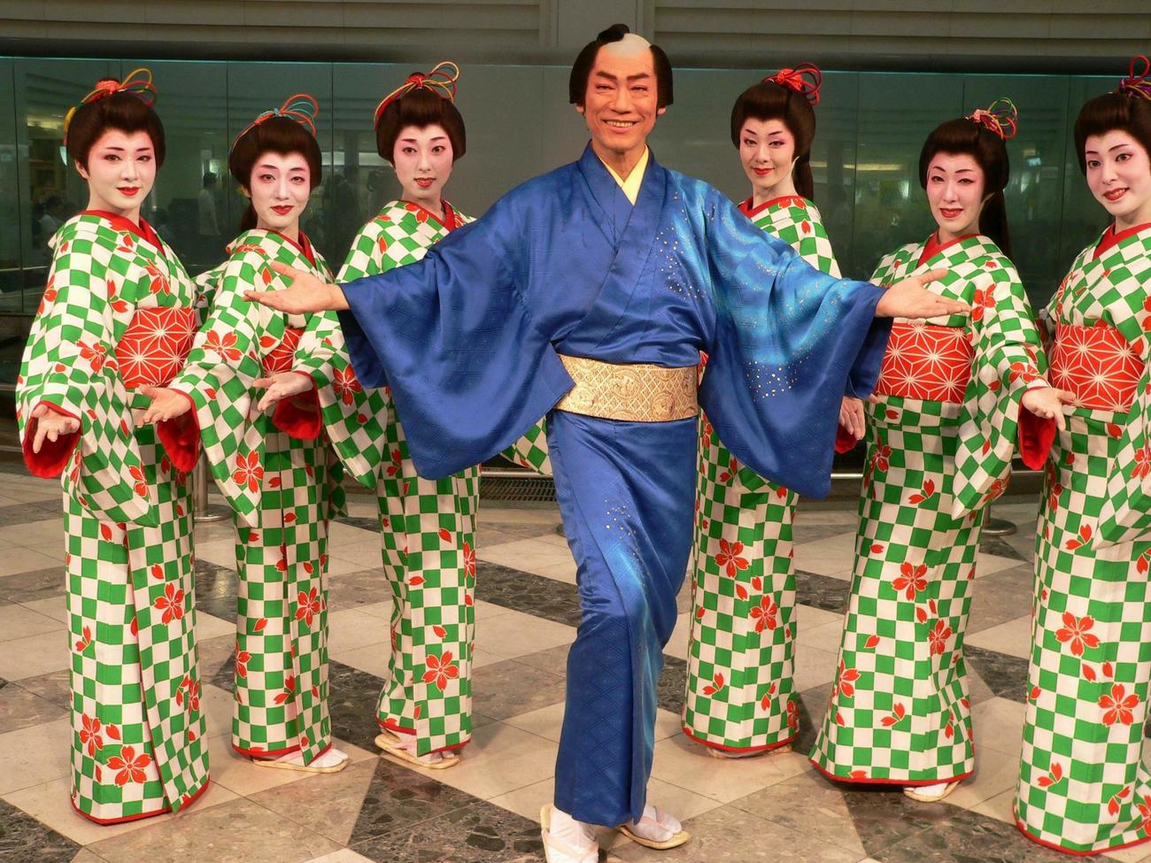 歌手デビュー記念イベントを行った真島茂樹さん（2005年7月撮影）