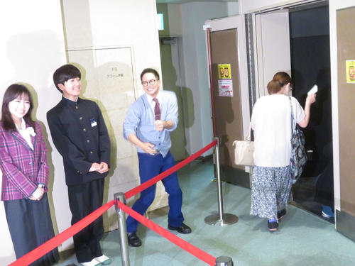 市原隼人「おいしい給食」大原優乃とのラブシーン「イナバウアーをしていました」