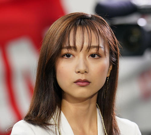 フジ佐久間みなみアナ「まさかの経験者！」スケートリンクでスピンを披露　