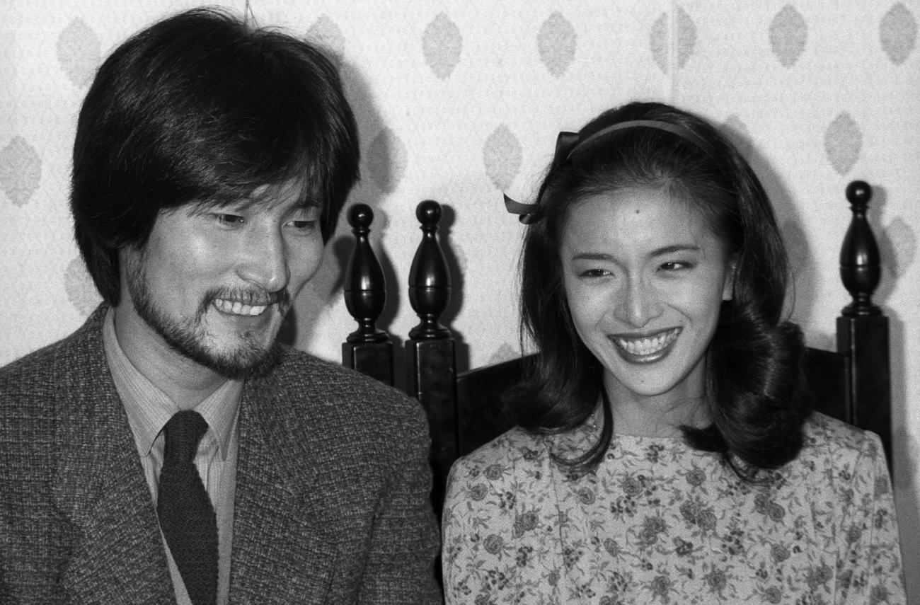81年、ファッションディレクターの浅田茂夫氏との婚約を発表した池上季実子