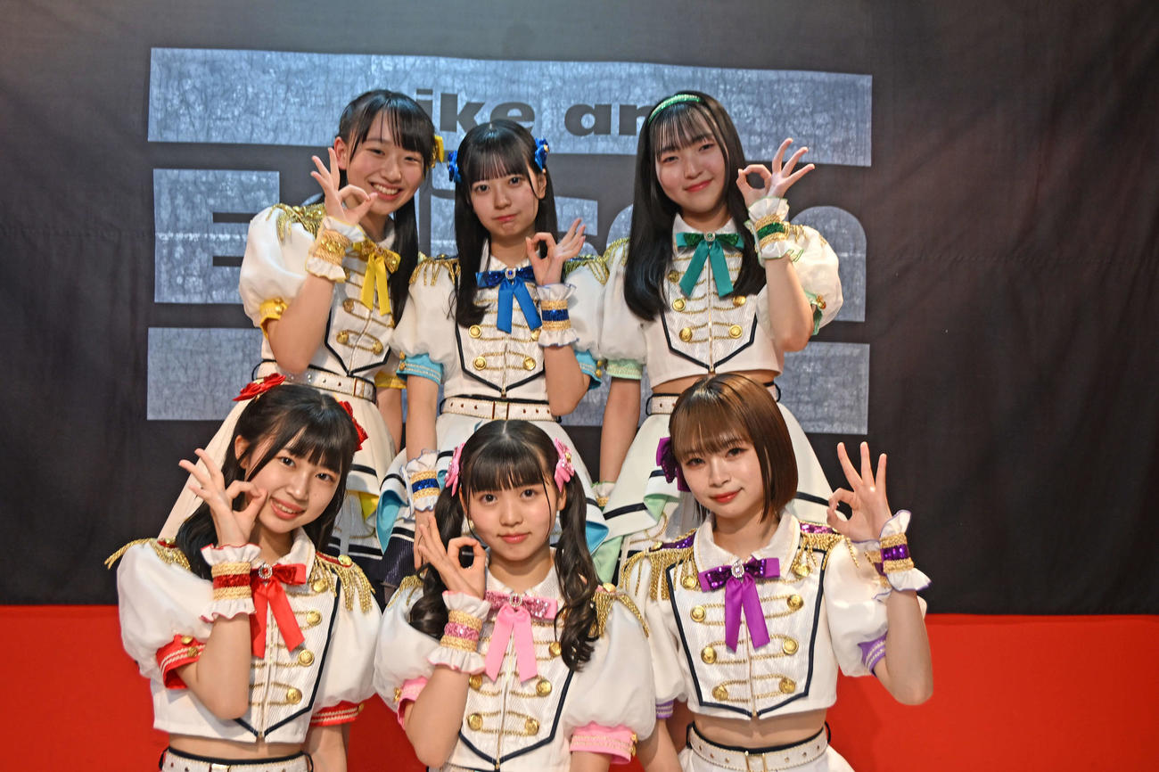 大阪で初の遠征ライブを行ったBABY BUBBLEの（前列左から）こな、ゆず、しゅき（後列左から）ゆきの、みゆ、つむぎ