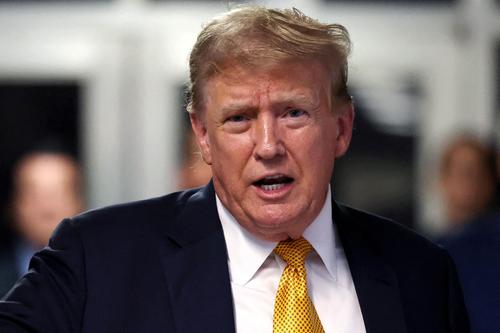 米大統領返り咲き狙うトランプ氏、選挙集会に殺人共謀罪で起訴のラッパー２人登壇させて物議