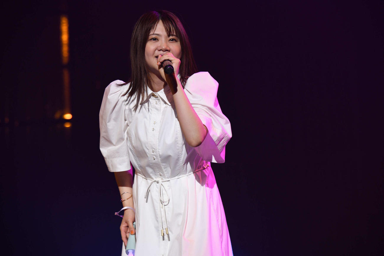 ぴあアリーナで歌ういきものがかり吉岡聖恵　photo:岸田哲平／深野輝美