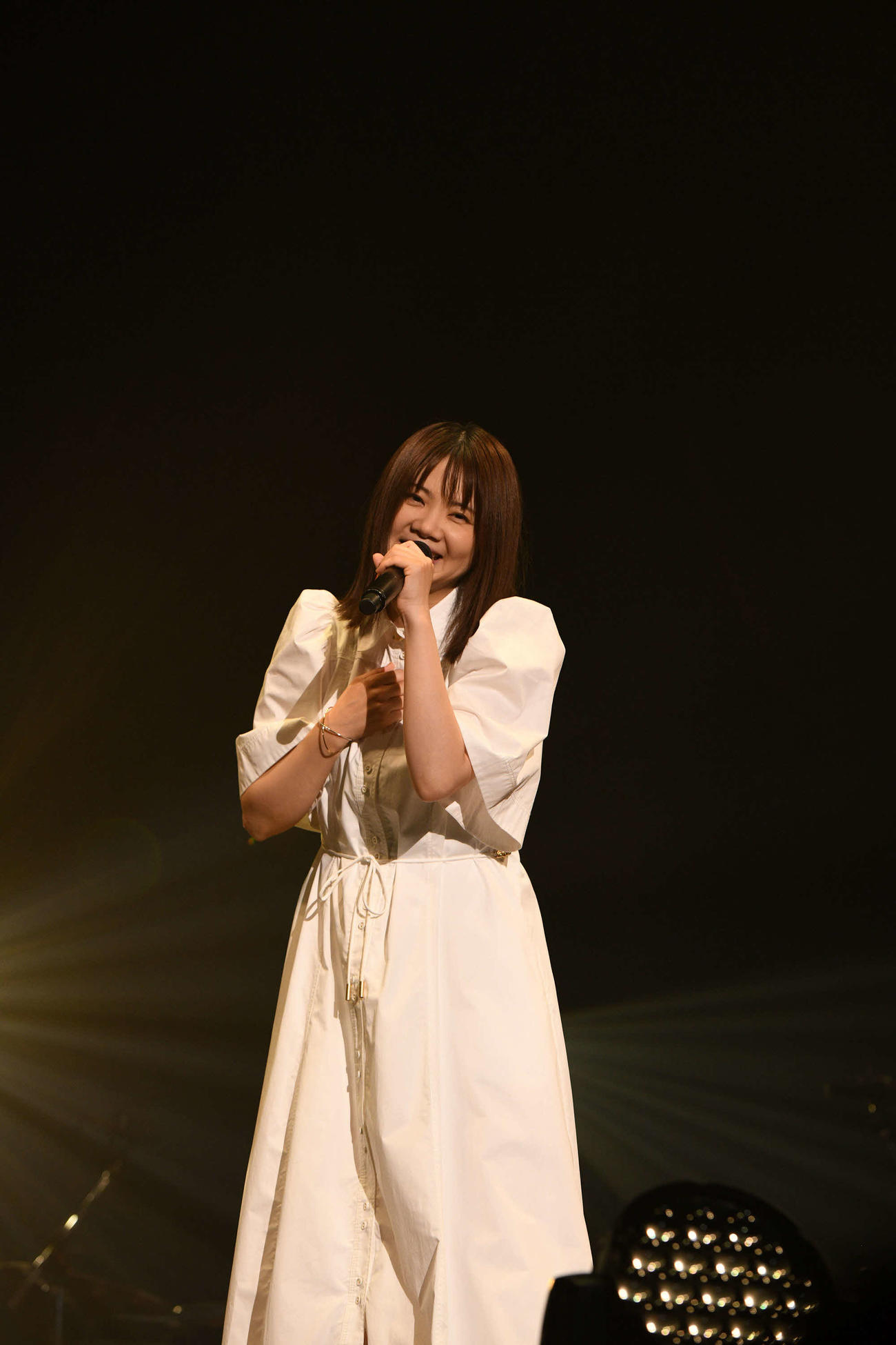 ぴあアリーナMMで歌う吉岡聖恵　photo:岸田哲平／深野輝美