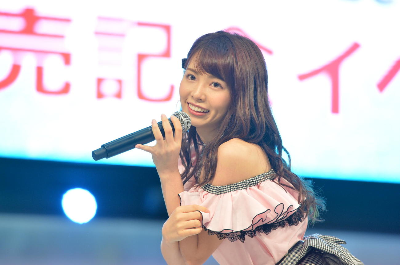 西村歩乃果（18年10月撮影）
