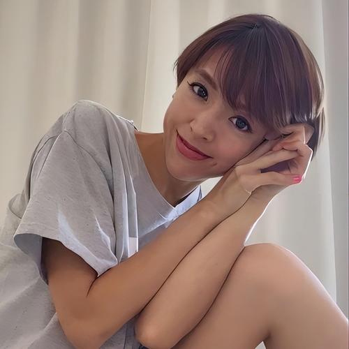 山口達也さん元妻、アイドルの長男とハワイで水着ショット公開し反響「めっちゃスタイル良い！」
