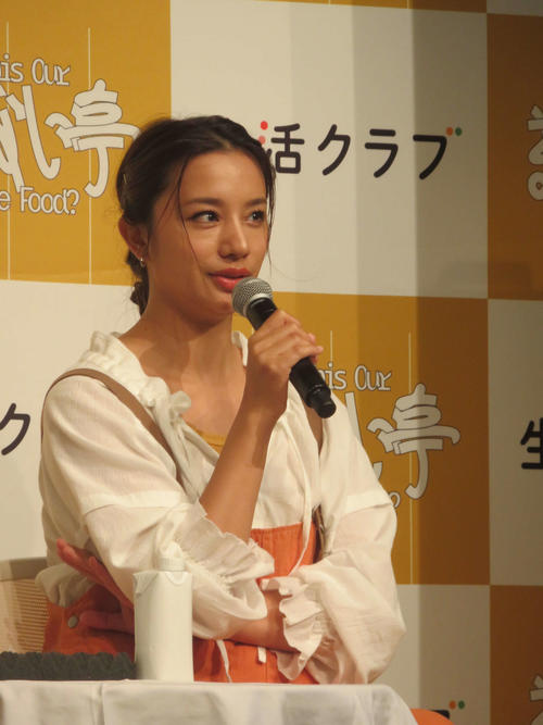 高橋メアリージュン、女子高生たちに日本、そして地球の未来を託す