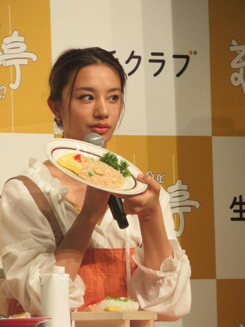 高橋メアリージュン「日常生活でできることからやって欲しい」出前授業で高校生にSDG’s訴え