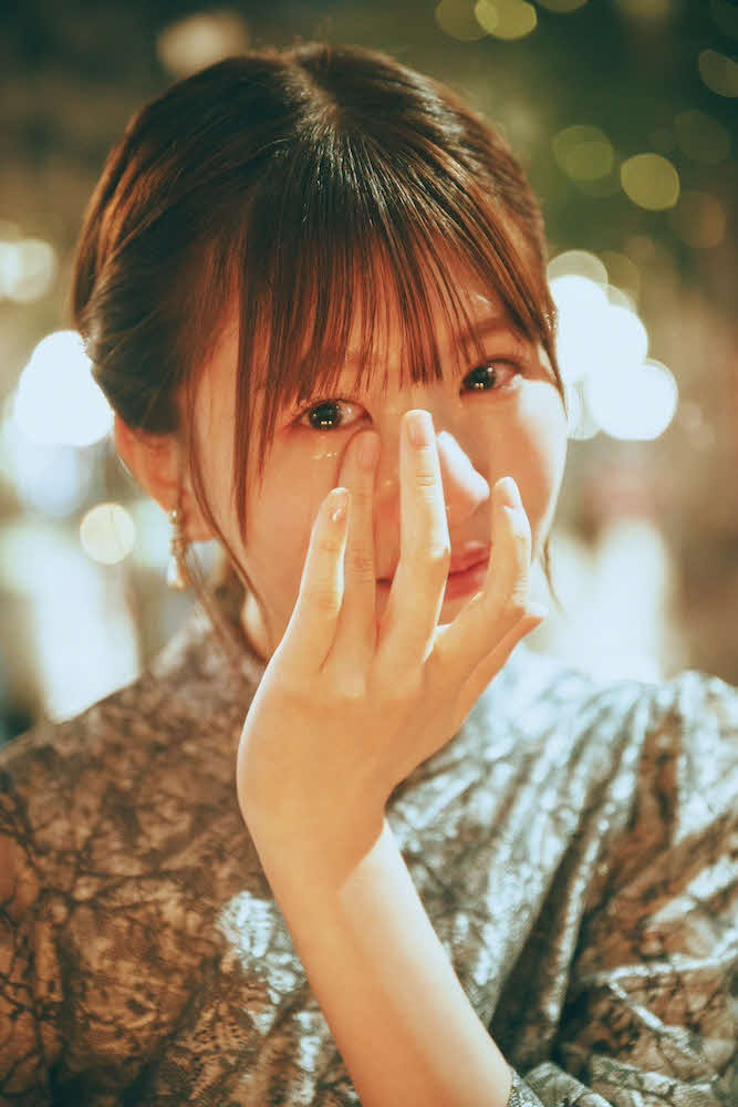 日向坂46松田好花ファースト写真集「振り向いて」のカット　撮影：岡本武志／講談社