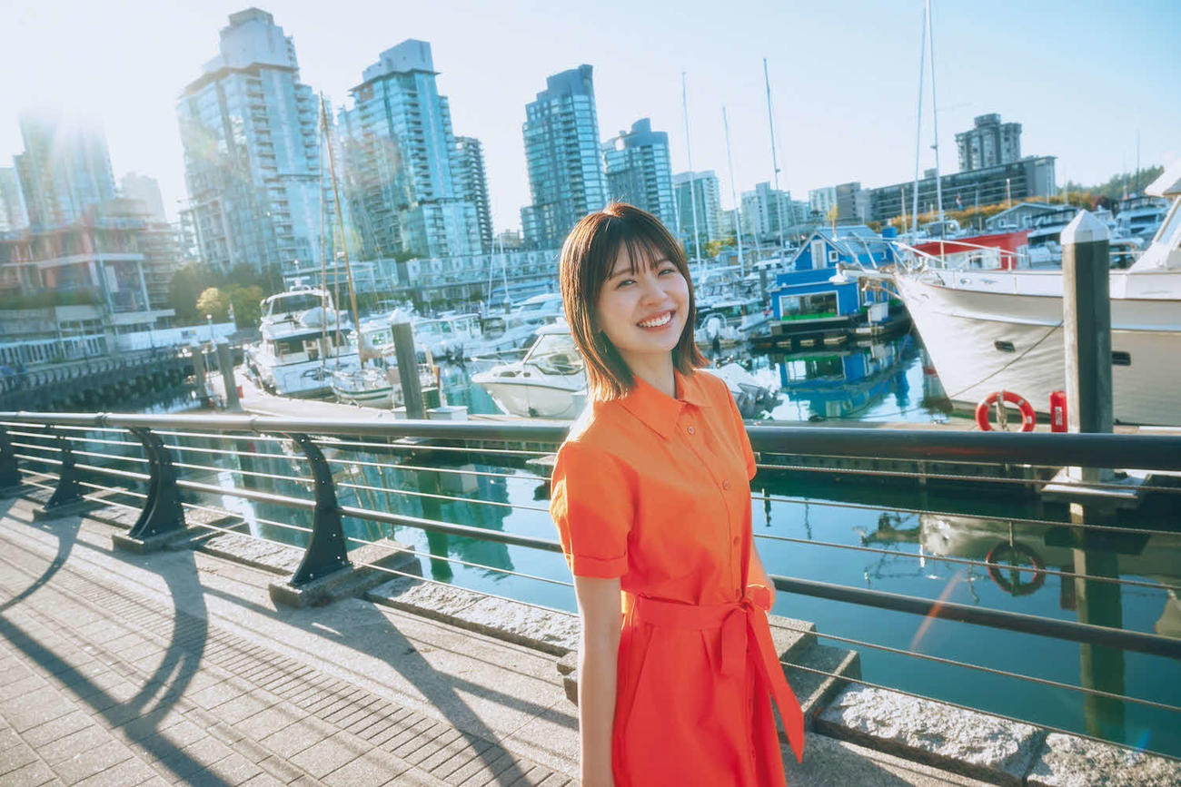 日向坂46松田好花ファースト写真集「振り向いて」のカット　撮影：岡本武志／講談社
