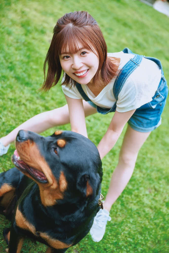 日向坂46松田好花ファースト写真集「振り向いて」のカット　撮影：岡本武志／講談社