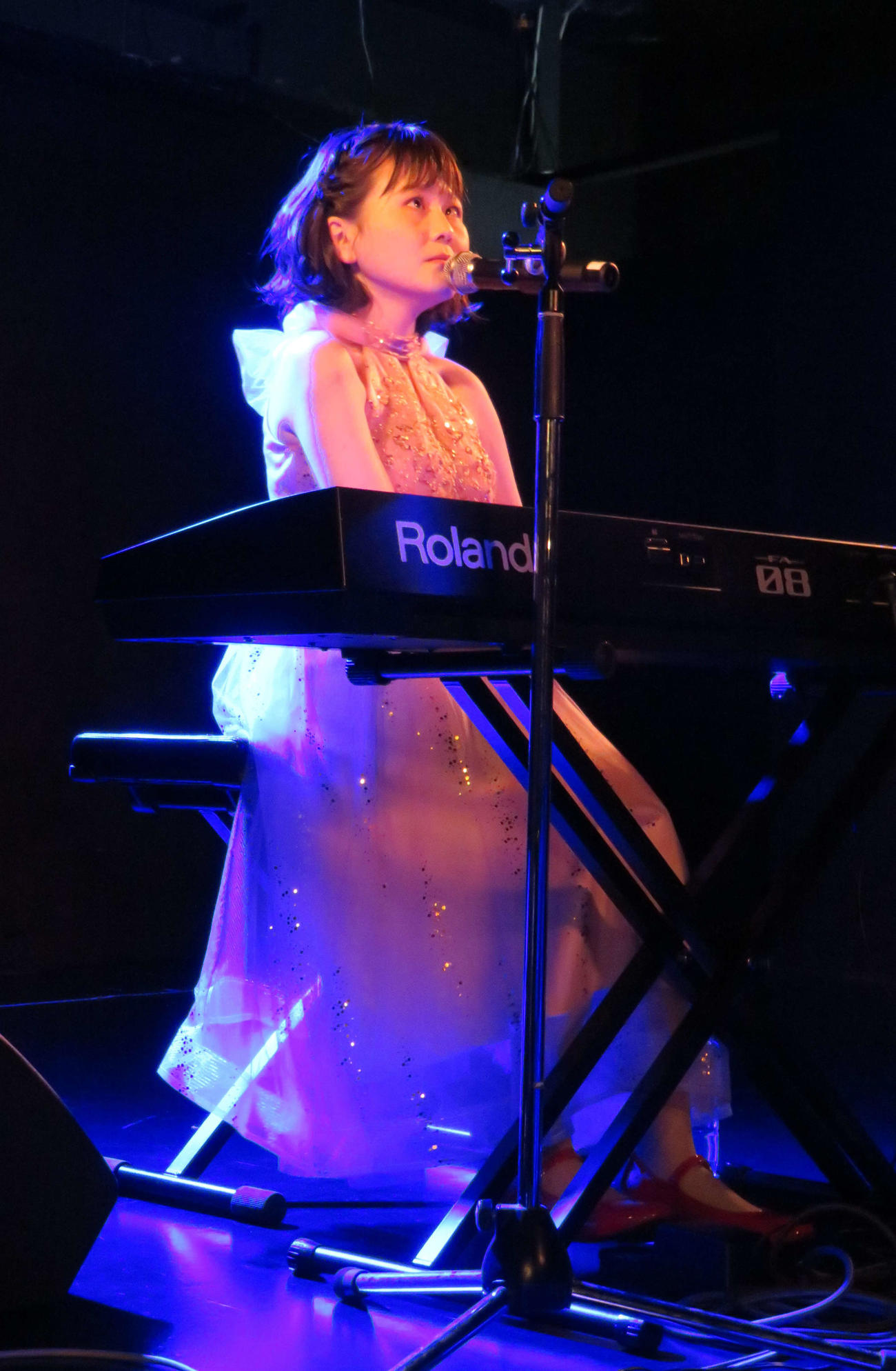 バースデーライブを行った全盲のシンガー・ソングライター佐藤ひらり