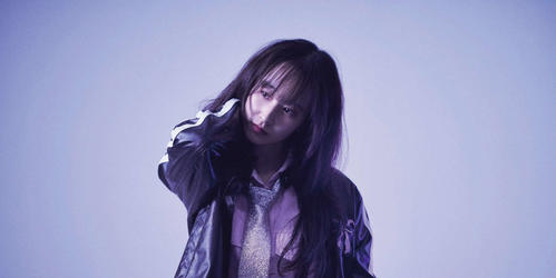 乃紫、テレビ初の生歌唱は「DayDay．」　「全方向美少女」「初恋キラー」を披露し笑顔