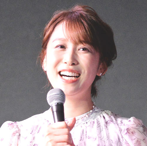 TBS良原安美アナ"昔は苦手だった"デニム着用した姿披露「今や週の半分以上履いている」