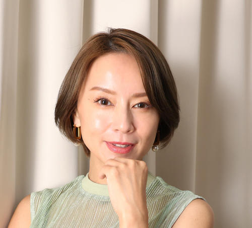 鈴木亜美、１歳長女の写真公開「あみちゃんそっくり」「どんどんアミーゴに似てきてます」と反響