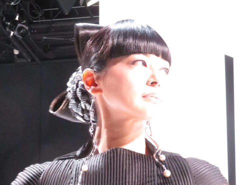 黒谷友香、映画「ゴッドマザー」で演じるヒロココシノ秋冬コレクションにゲストモデル出演