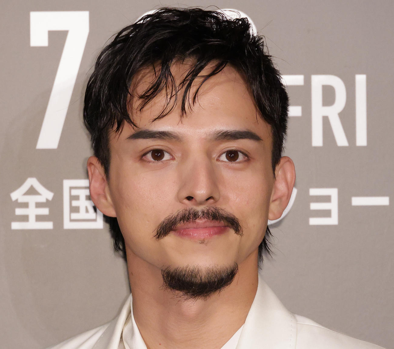 満島真之介（2022年7月撮影）