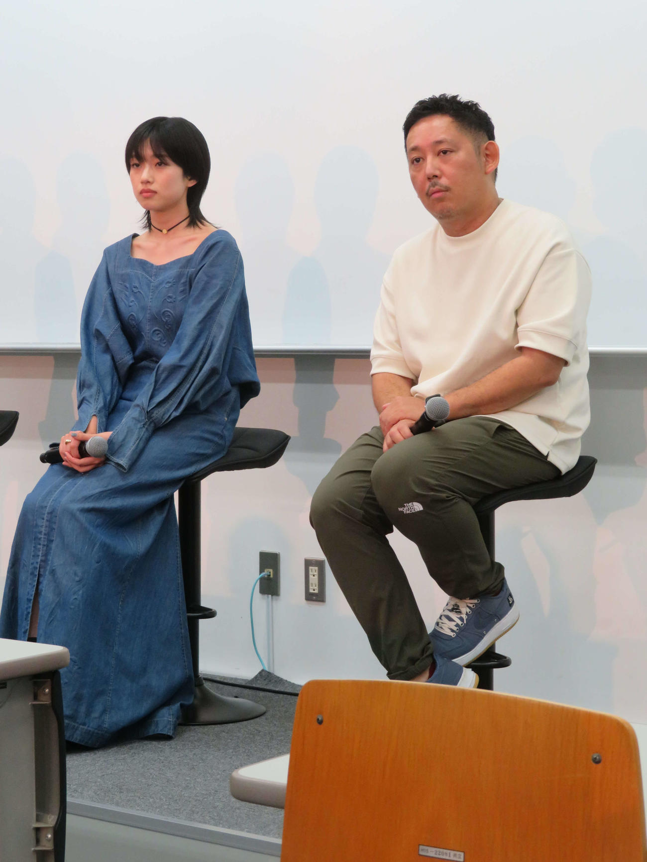 共立女子大で行われた主演映画「あんのこと」に出席した河合優実と入江悠監督（撮影・村上幸将