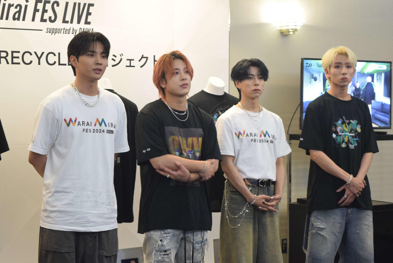 左から）OWVの中川勝就、本田康祐、佐野文哉、浦野秀太（撮影・阪口孝志））