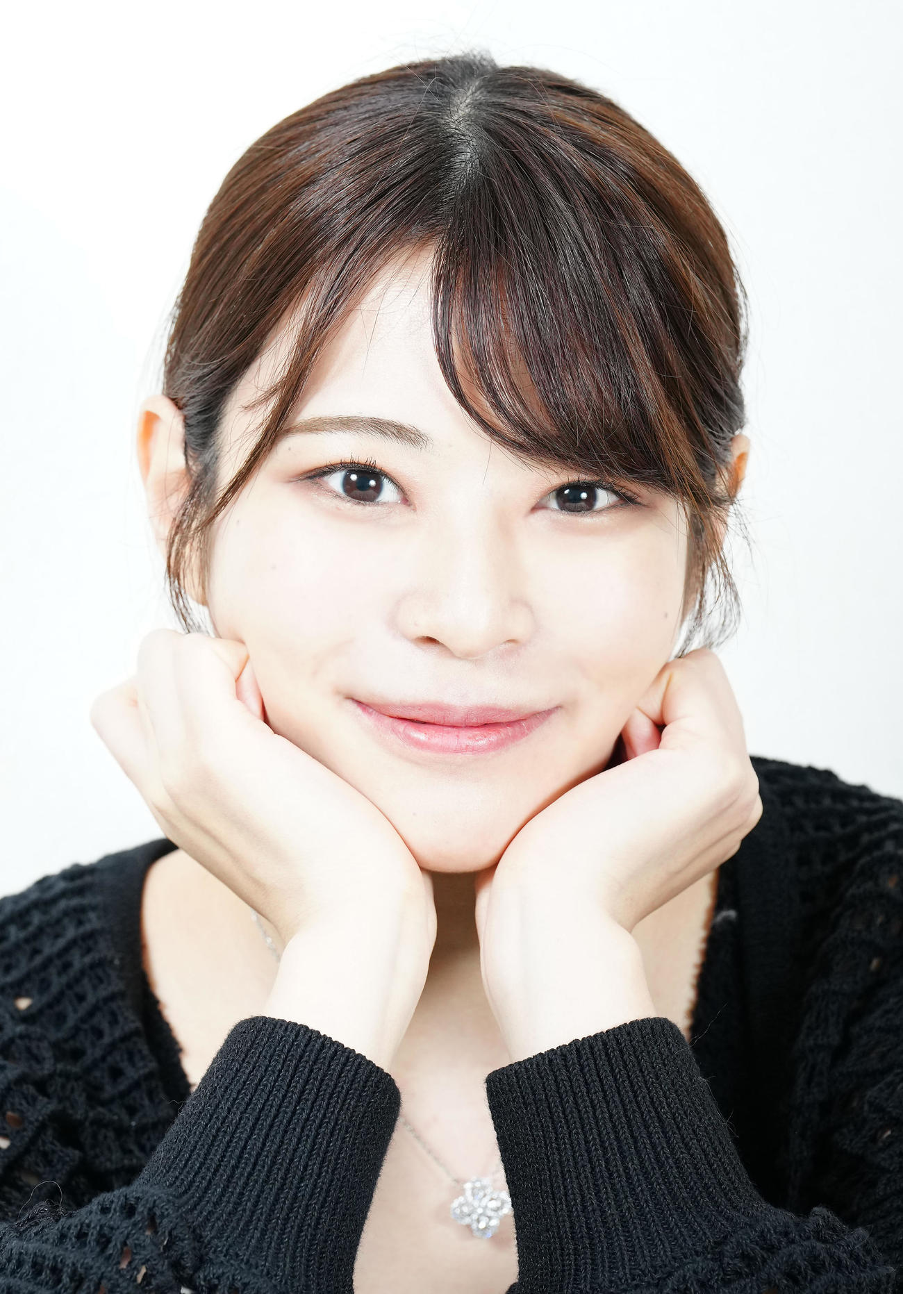 可愛らしい笑顔を見せる葵くみ（撮影・たえ見朱実）