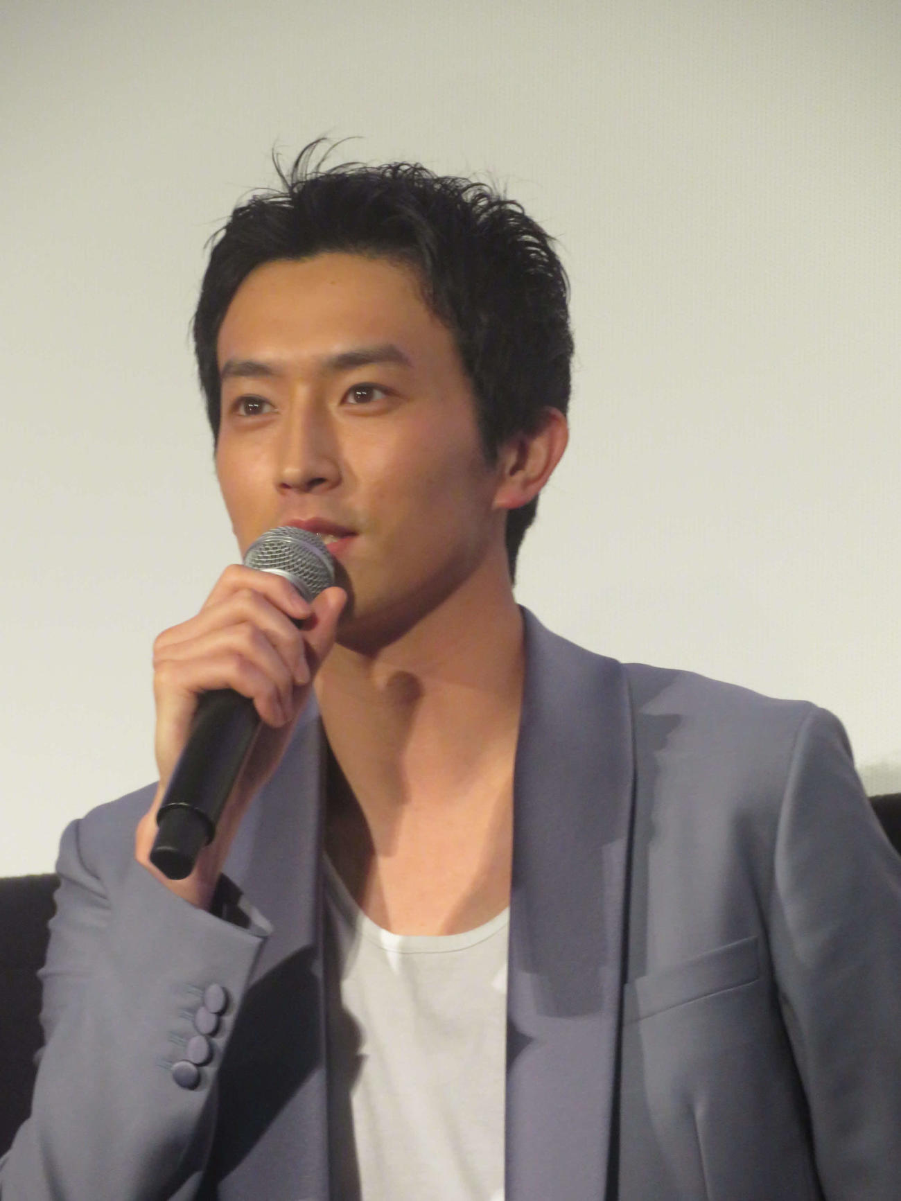 映画「風の奏の君へ」完成披露舞台あいさつに出席した杉野遥亮