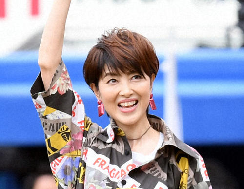 55歳・荻野目洋子「いつかの私」90年代の懐かしショットをアップし話題