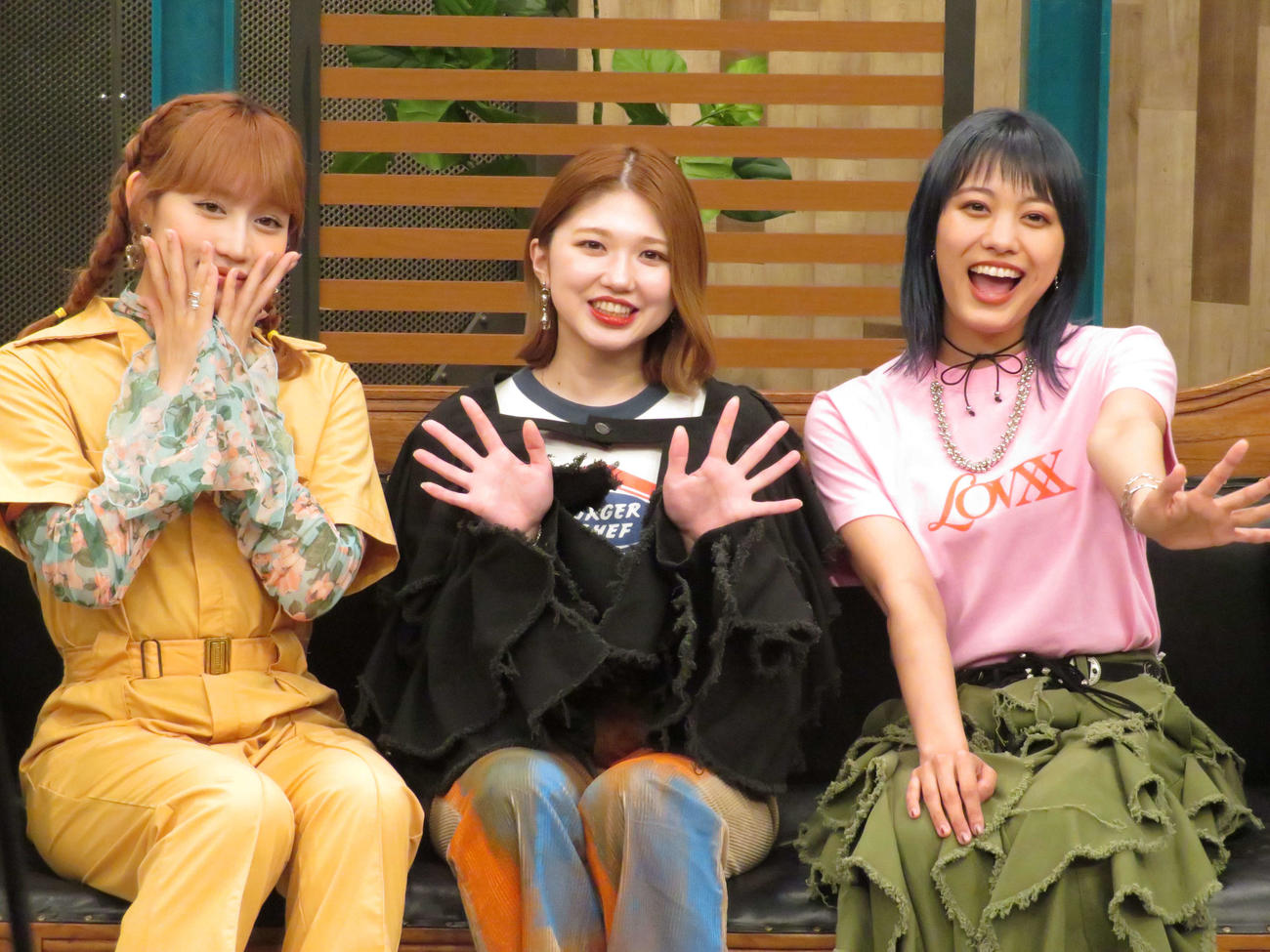 「生たけ　～スカパー！春のハロプロ生中継盛り上げるぞSP～」収録取材会に出席した左から佐々木莉佳子、竹内朱莉、岸本ゆめの