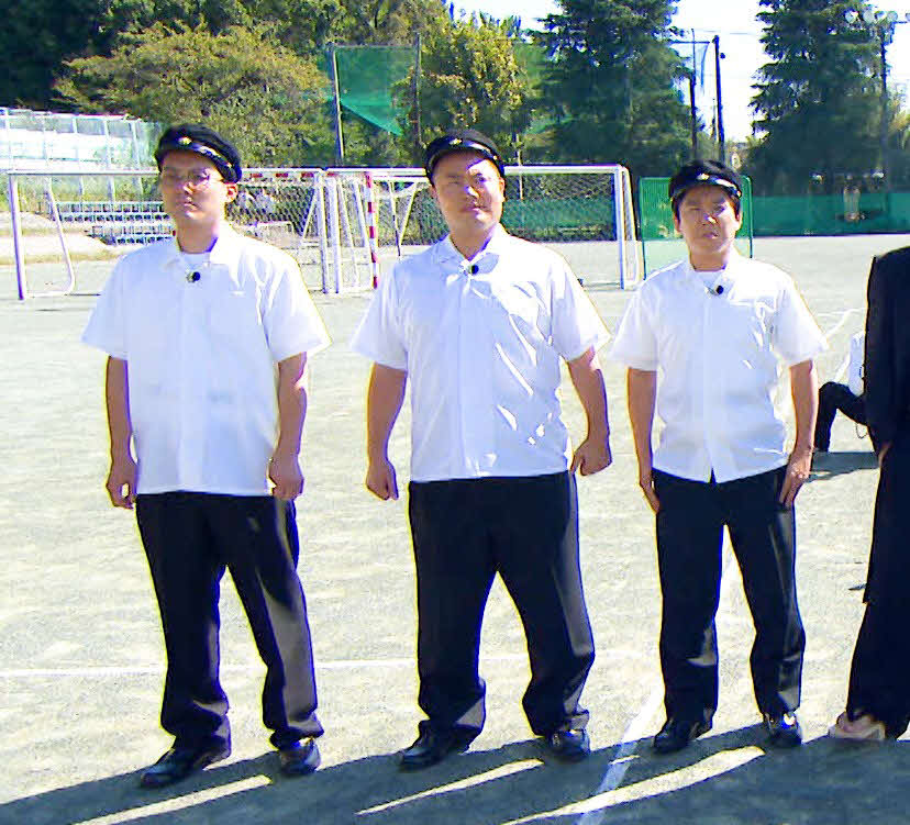 フジテレビ系「新しいカギ」学校かくれんぼでの1カット、左から菊田竜大、岡部大、秋山寛貴（C）フジテレビ