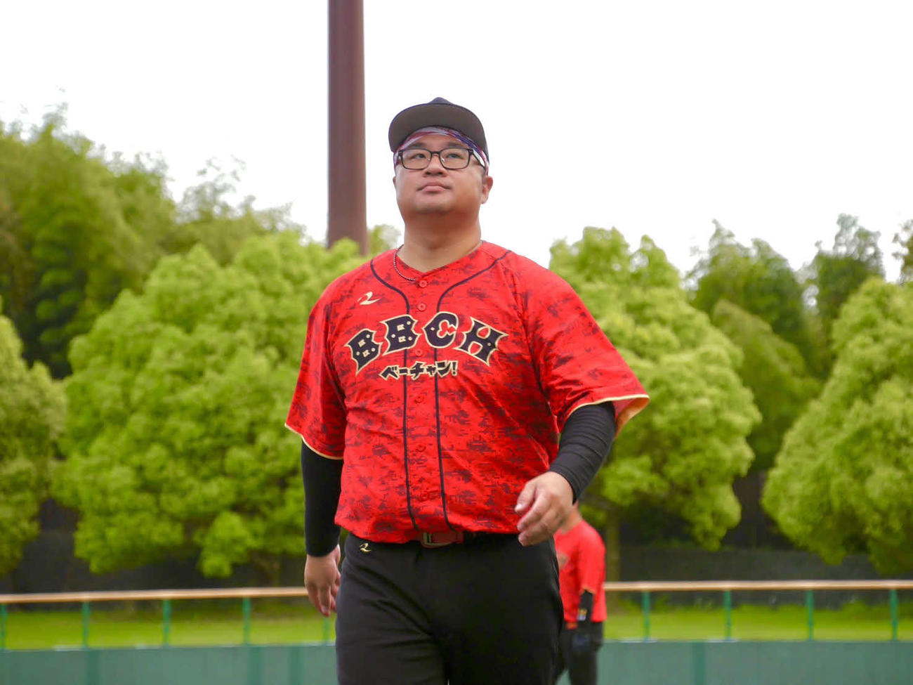 プロ草野球チーム「べーチャン」の監督として、史上初の創部1年目で草野球日本一となった兵頭てつ兄