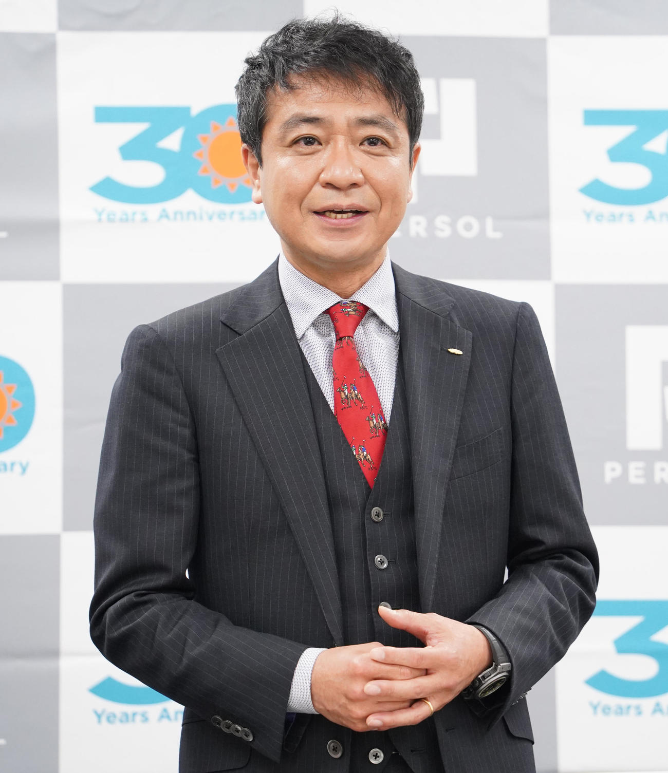 「触覚書道」の体験イベントに出席した中山秀征（撮影・佐藤勝亮）
